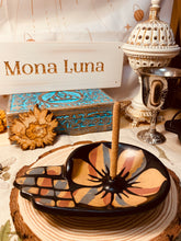 將圖片載入圖庫檢視器 Luna Sundara Modelo Mano Incense Holder | 秘魯手工陶瓷線香座